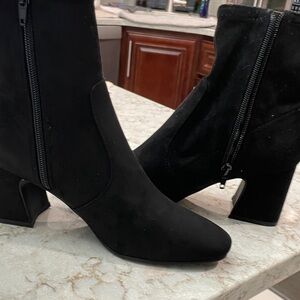Unisa Black Ankle Boots with Zipper